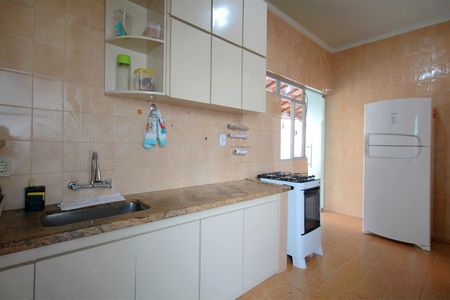 Casa à venda com 431m², 4 quartos e 1 vagaCozinha