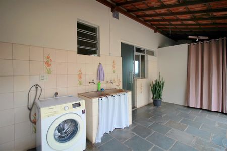 Casa à venda com 431m², 4 quartos e 1 vagaÁrea de Serviço