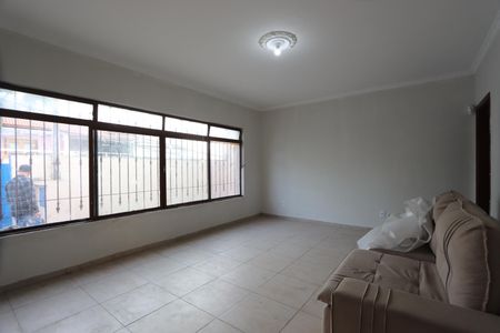 Casa para alugar com 191m², 3 quartos e 14 vagasSala