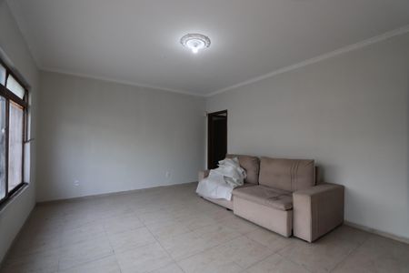 Casa para alugar com 191m², 3 quartos e 14 vagasSala