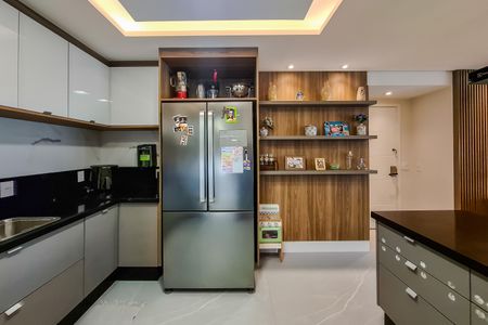 Apartamento à venda com 104m², 2 quartos e 2 vagasCozinha