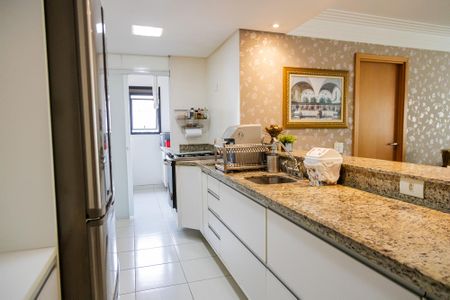 Apartamento à venda com 98m², 2 quartos e 2 vagasCozinha