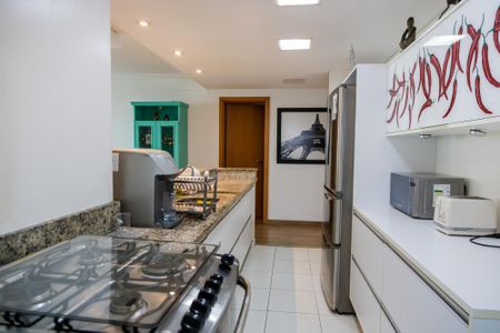 Apartamento à venda com 98m², 2 quartos e 2 vagasCozinha