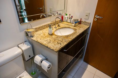 Apartamento à venda com 98m², 2 quartos e 2 vagasBanheiro da Suíte 2