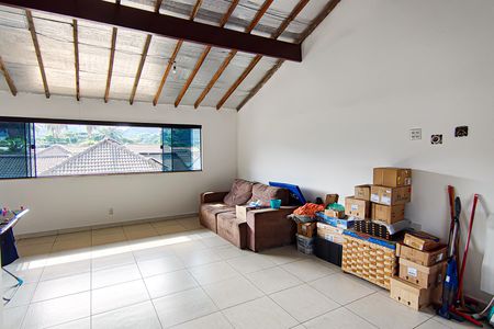 Casa de condomínio à venda com 210m², 3 quartos e 3 vagasCobertura 