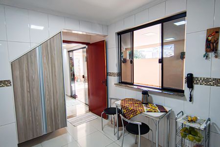 Casa de condomínio à venda com 210m², 3 quartos e 3 vagasCozinha 