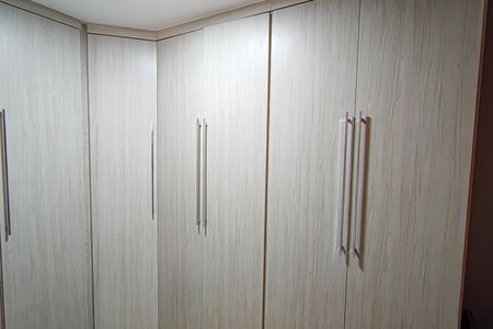 Casa de condomínio à venda com 210m², 3 quartos e 3 vagasCloset Suíte