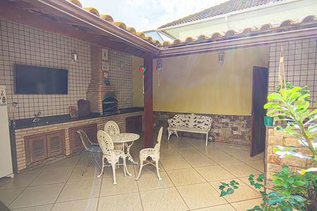 Casa de condomínio à venda com 210m², 3 quartos e 3 vagasÁrea comum