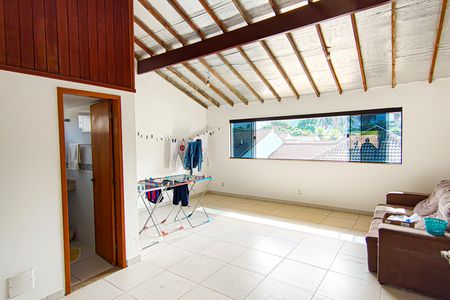 Casa de condomínio à venda com 210m², 3 quartos e 3 vagasCobertura 