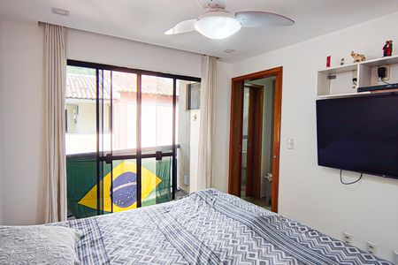 Casa de condomínio à venda com 210m², 3 quartos e 3 vagasSuíte 