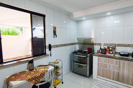 Casa de condomínio à venda com 210m², 3 quartos e 3 vagasCozinha 