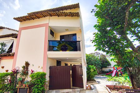 Casa de condomínio à venda com 210m², 3 quartos e 3 vagasFachada