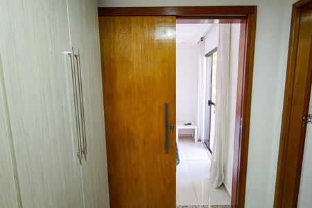 Casa de condomínio à venda com 210m², 3 quartos e 3 vagasCloset Suíte