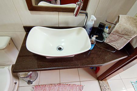 Casa de condomínio à venda com 210m², 3 quartos e 3 vagasLavabo