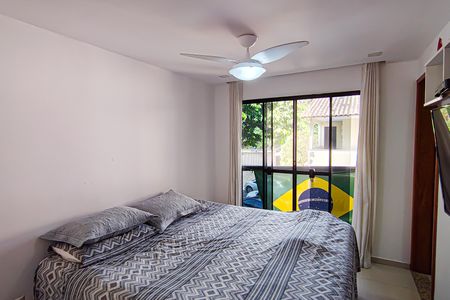 Casa de condomínio à venda com 210m², 3 quartos e 3 vagasSuíte 