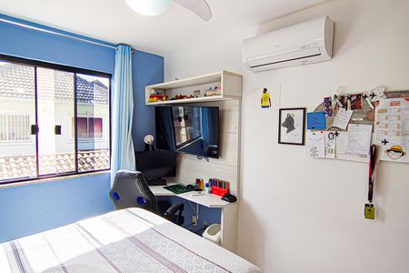 Casa de condomínio à venda com 210m², 3 quartos e 3 vagasQuarto 2