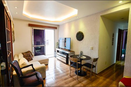 Apartamento à venda com 92m², 2 quartos e 1 vaga Apartamento à venda com 92m², 2 quartos e 1 vagaSala