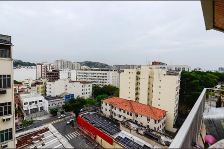 Apartamento à venda com 92m², 2 quartos e 1 vaga Apartamento à venda com 92m², 2 quartos e 1 vagaVista Varanda Sala