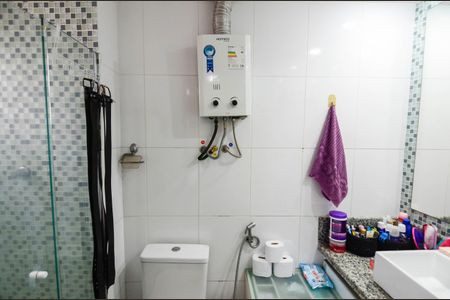 Apartamento à venda com 92m², 2 quartos e 1 vaga Apartamento à venda com 92m², 2 quartos e 1 vagaBanheiro da Suíte