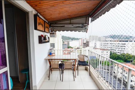 Apartamento à venda com 92m², 2 quartos e 1 vaga Apartamento à venda com 92m², 2 quartos e 1 vagaVaranda Suíte