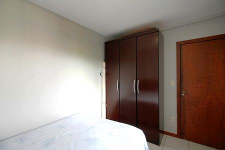 Apartamento à venda com 95m², 3 quartos e 2 vagasQuarto 2