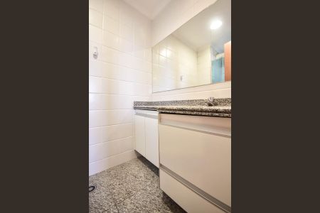 Apartamento para alugar com 55m², 2 quartos e 1 vaga Apartamento para alugar com 55m², 2 quartos e 1 vagaBanheiro