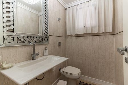 Apartamento à venda com 230m², 4 quartos e 4 vagasLavabo