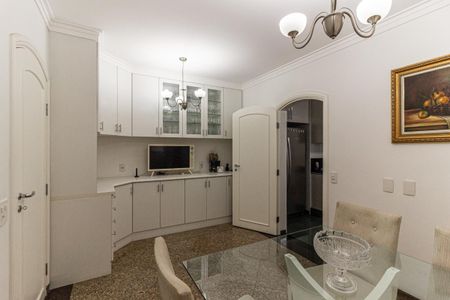Apartamento à venda com 230m², 4 quartos e 4 vagasCopa