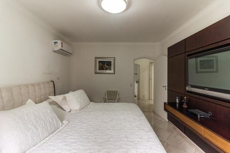 Apartamento à venda com 230m², 4 quartos e 4 vagas Suíte 1