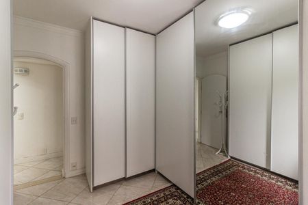 Apartamento à venda com 230m², 4 quartos e 4 vagasQuarto 2