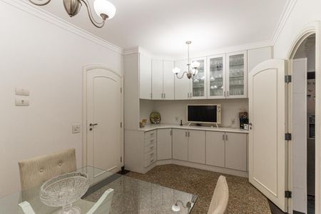 Apartamento à venda com 230m², 4 quartos e 4 vagasCopa