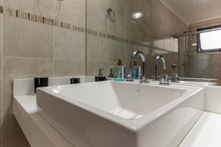 Apartamento à venda com 230m², 4 quartos e 4 vagasBanheiro da Suíte 2