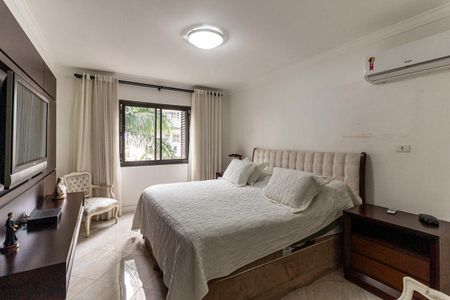 Apartamento à venda com 230m², 4 quartos e 4 vagas Suíte 1