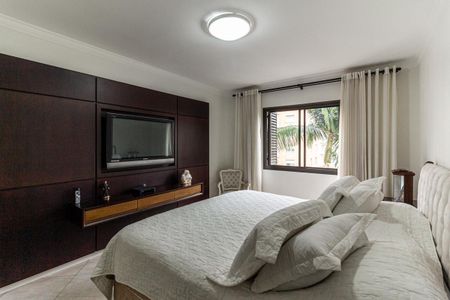 Apartamento à venda com 230m², 4 quartos e 4 vagas Suíte 1