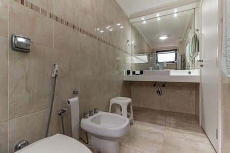 Apartamento à venda com 230m², 4 quartos e 4 vagasBanheiro da Suíte 2