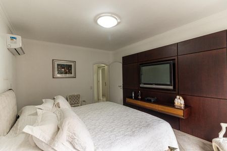 Apartamento à venda com 230m², 4 quartos e 4 vagas Suíte 1