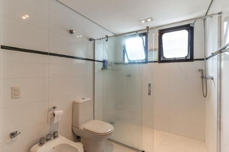 Apartamento à venda com 230m², 4 quartos e 4 vagasBanheiro da Suíte 1