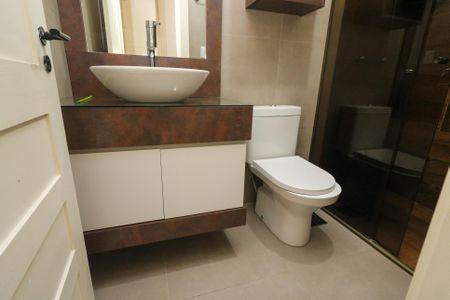 Casa de condomínio à venda com 139m², 3 quartos e 2 vagasBanheiro Social