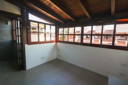 Casa de condomínio à venda com 139m², 3 quartos e 2 vagasQuarto de Serviço