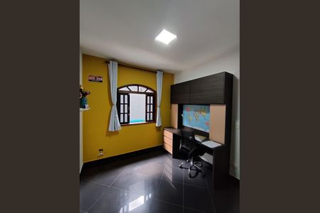 Casa para alugar com 230m², 4 quartos e 2 vagasEscritório