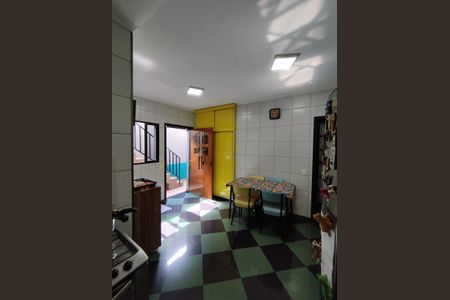 Casa para alugar com 230m², 4 quartos e 2 vagasCozinha 