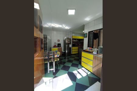 Casa para alugar com 230m², 4 quartos e 2 vagasCozinha 