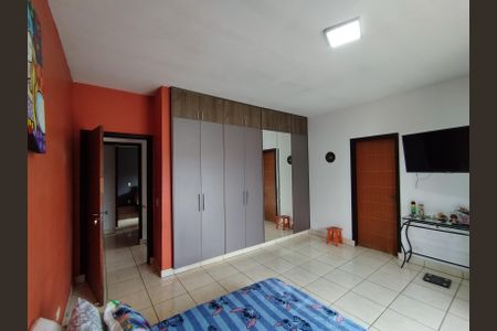 Casa para alugar com 230m², 4 quartos e 2 vagasSuíte 1