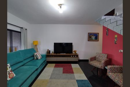 Casa para alugar com 230m², 4 quartos e 2 vagasSala