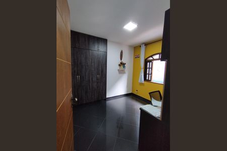 Casa para alugar com 230m², 4 quartos e 2 vagasEscritório