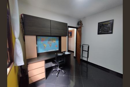 Casa para alugar com 230m², 4 quartos e 2 vagasEscritório