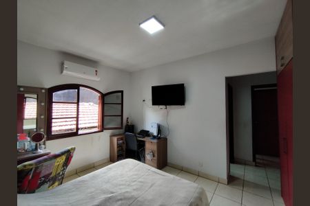 Casa para alugar com 230m², 4 quartos e 2 vagasSuíte 2