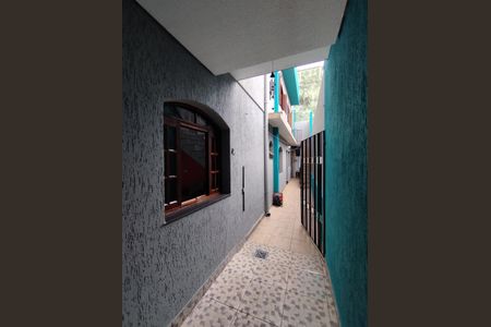 Casa para alugar com 230m², 4 quartos e 2 vagasCorredor da entrada