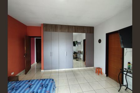 Casa para alugar com 230m², 4 quartos e 2 vagasSuíte 1