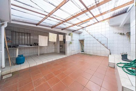 Casa à venda com 250m², 3 quartos e 4 vagas Casa à venda com 250m², 3 quartos e 4 vagasQuintal